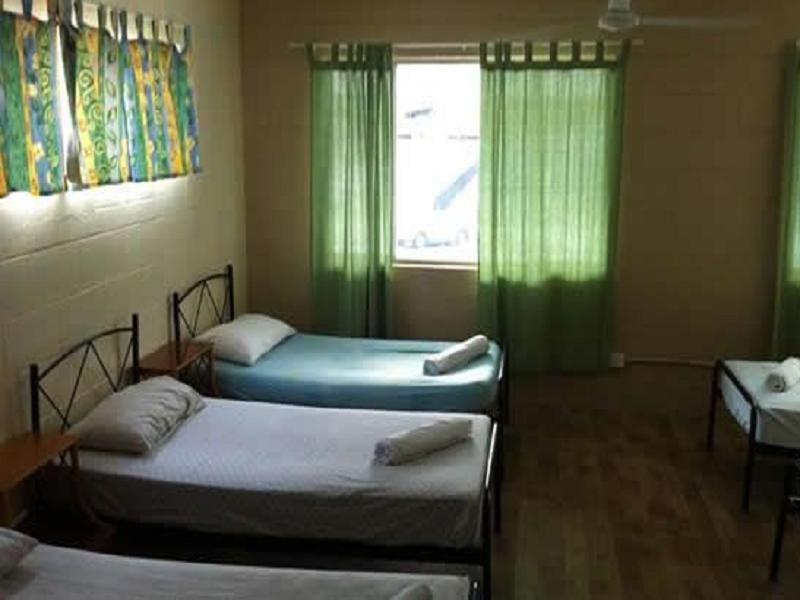Хостел Reef Backpackers Кэрнс Экстерьер фото